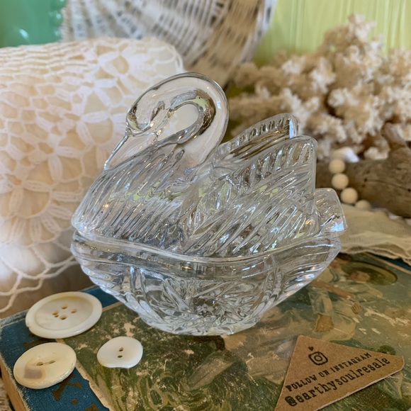 Vintage Crystal Swan Box 🦢 - Picture 2 of 13